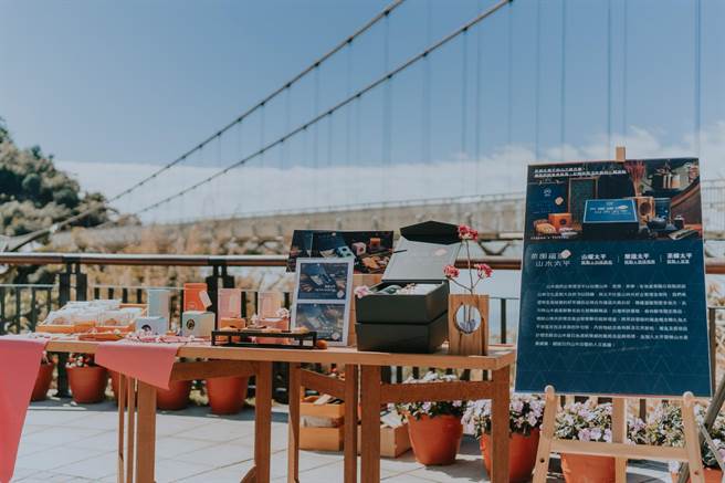 星光下婚礼迈入第5年，今年首度选在嘉义县梅山乡太平云梯举行。（阿里山国家风景区管理处提供／吕妍庭嘉义传真）