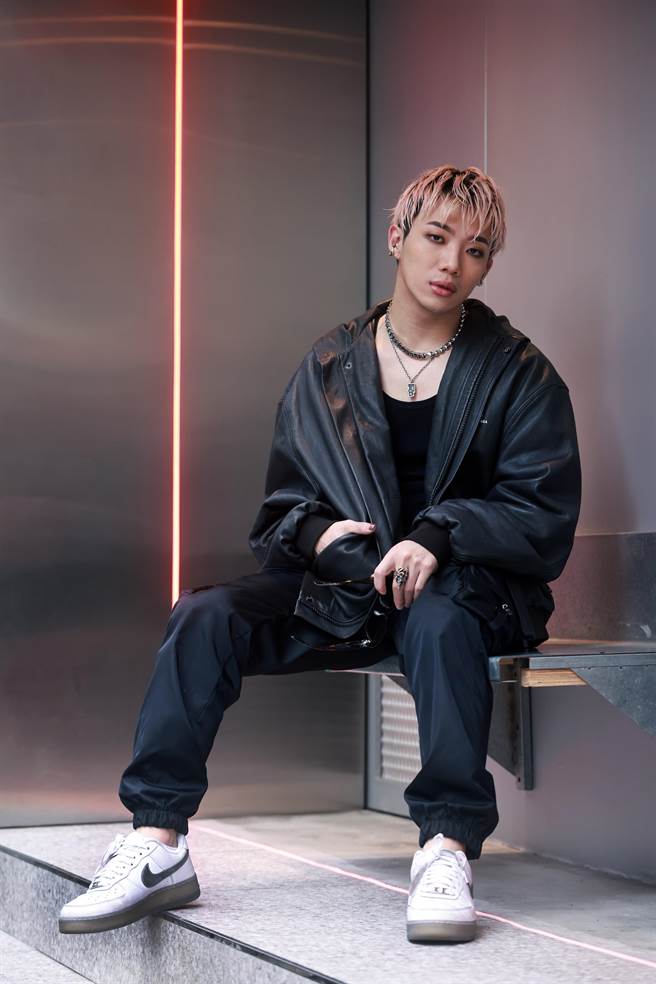 ØZI1日举办媒体活动，分享筹备新专辑过程、演唱会内容。（新乐园音乐提供）