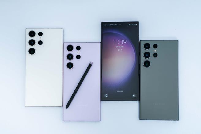 三星全新的Galaxy S23 Ultra，推出紫、绿、白、黑 4色，预计将于17日起陆续于全球特定市场开卖，台湾目前未公布开卖时间，美金定价为？元（台币约？元）。（石智中摄）