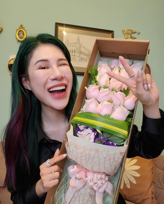 丹妮婊姐坦言过去对踏入婚姻感到很恐惧。（图／丹妮婊姐星球IG）  