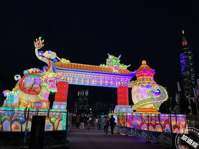 副灯蟠龙献瑞 (图：交通部观光局提供)