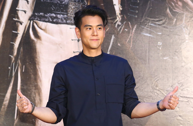 胡歌闪婚后，网友催婚的压力落到彭于晏身上。（图／中时资料照片）