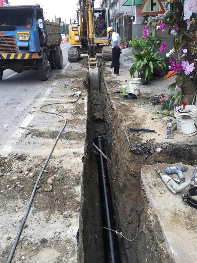 台南市政府改善偏遠地區用水問題，爭取前瞻經費補助，今年底前將解決112戶居民用水問題。（台南市經發局提供／曹婷婷台南傳真）