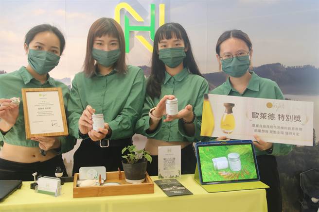 弘光妆品系学生用鱼腥草做原料，锁定户外生活习惯研发洗沐用品。(弘光科大提供)