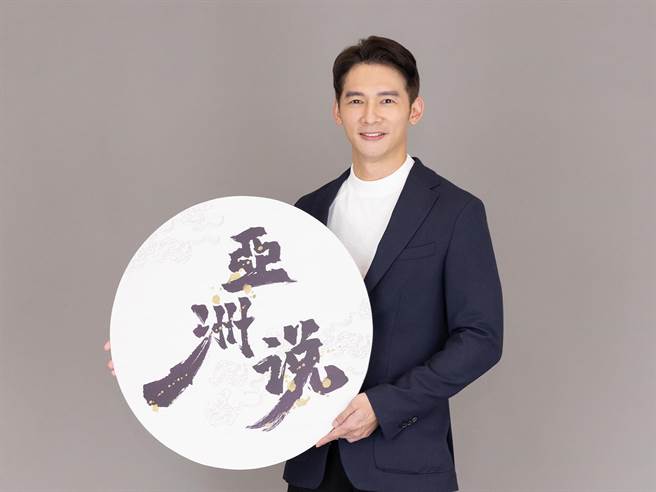 温升豪担任评审。（76号原子提供）