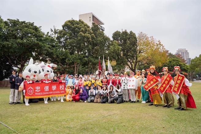 已成傳統的新竹縣忠信學校「竹塹城元宵情人節：元宵走街」活動，將於5日元宵夜連續第22年在新竹市鬧區登場。（陳育賢攝）