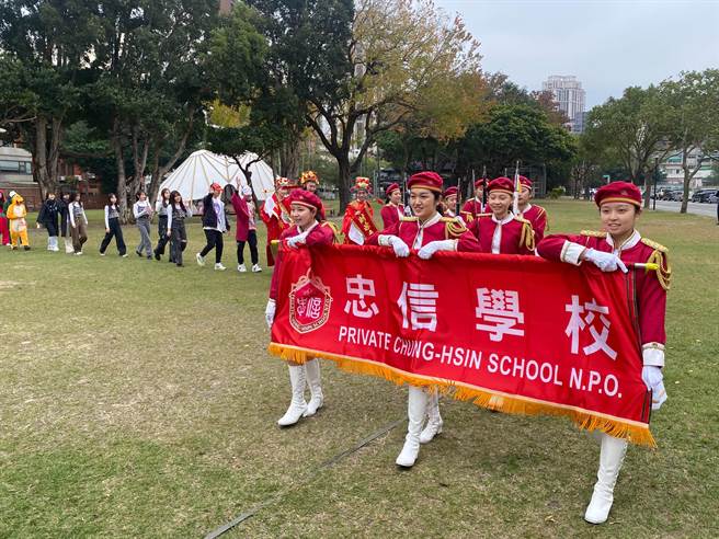 已成傳統的新竹縣忠信學校「竹塹城元宵情人節：元宵走街」活動，將於5日元宵夜連續第22年在新竹市鬧區登場。（陳育賢攝）