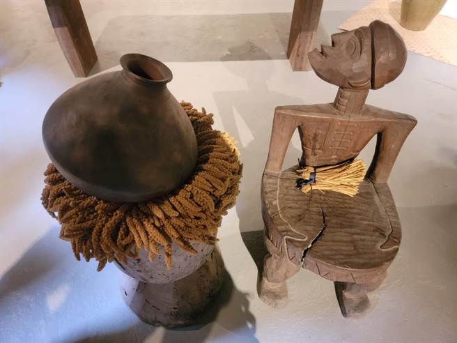 林精哲以工艺转译太麻里拉劳兰部落生活经验，为作品注入情感。（读者提供／蔡旻妤台东传真）