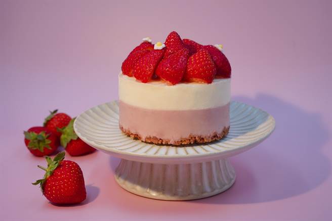 梦卡朵「Ruby红宝石莓果生乳酪」，399元。（梦卡朵提供）