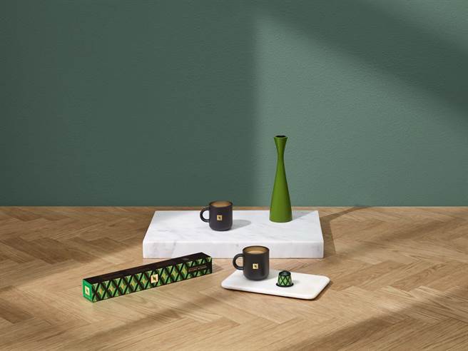 Nespresso義式經典米蘭限量款咖啡膠囊，單條十顆裝240元。（Nespresso提供）