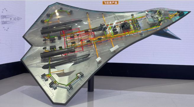 中方在廣東珠海第14届中國航展展示的透明模型疑為6代戰機。（環球時報）