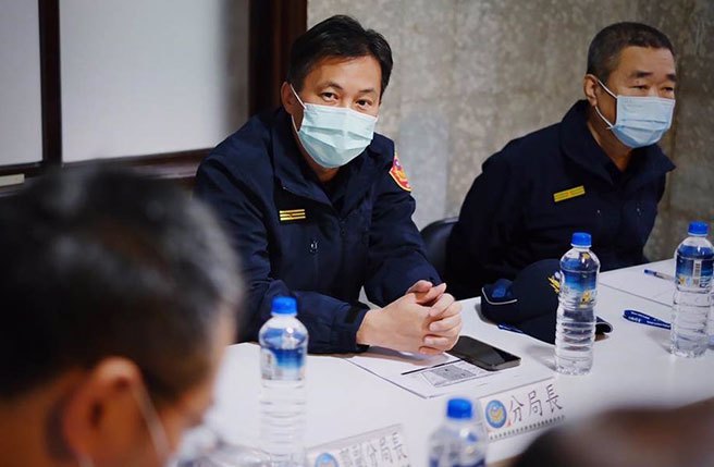 松山分局长主持勤教，确保维安工作滴水不漏。（翻摄照片／林郁平台北传真）
