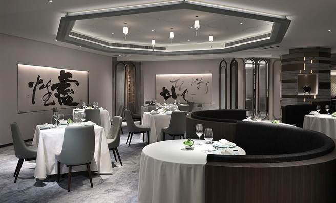 亚都丽致「悠游台北逛灯会」闯关成功赠万元抵用券，最高折抵住宿和餐饮66％优惠。(台北亚都丽致大饭店提供)