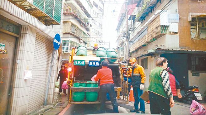 新北市推动多元垃圾处理方式，让厨余发电变黄金。（新北市环保局提供／叶德正新北传真）