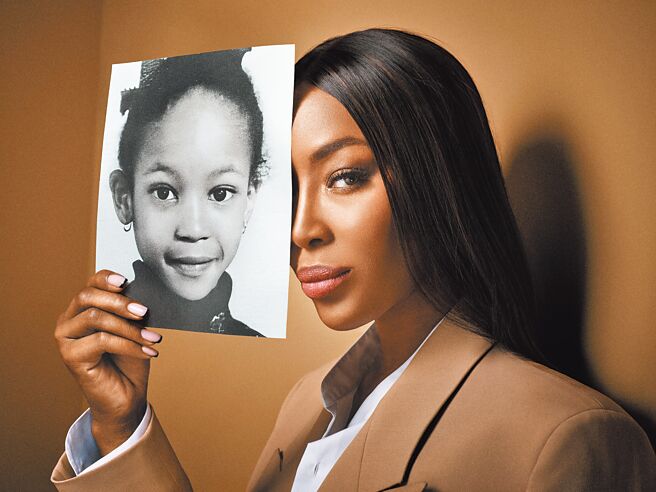 英国超模黑珍珠Naomi Campbell分享自己的童年照片。（BOSS提供）