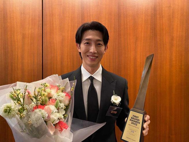 姜基荣被大韩民国第一品牌大赏选为「2023年值得期待的男演员」。（图／翻摄姜基荣IG）