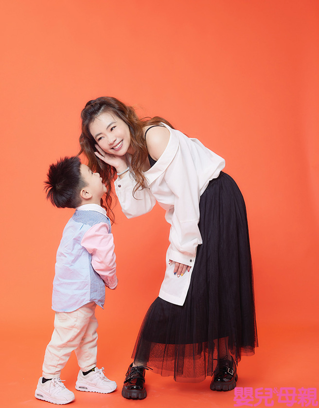 知名YouTuber嘎嫂二伯  |  重视每个当下，家庭与事业都享受其中。（图/ 婴儿与母亲提供）