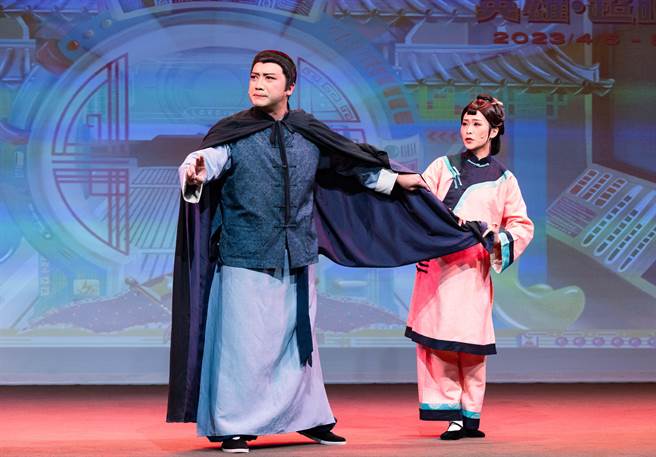 2023台灣戲曲藝術節將於4月6日開跑，台灣戲曲中心31日舉辦活動記者會，現場安排「榮興客家採茶劇團 」帶來的「少年英雄」精彩片段。（羅永銘攝）