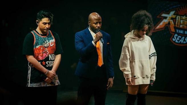 鹿希派（左一）面临到淘汰危机。（三立提供）