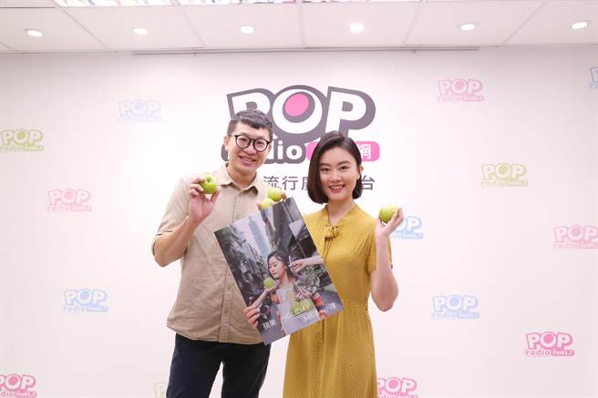 冼佩瑾與蔡侑良一同上POP Radio節目受訪。（POP Radio提供）