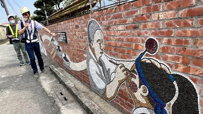 每件作品的人物、动作都栩栩如生。（张毓翎摄）