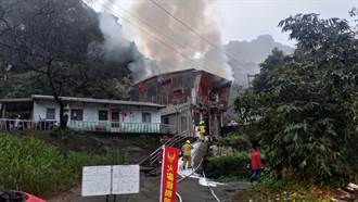 基隆山區鐵皮屋竄濃煙 警消獲報撲滅無人傷亡