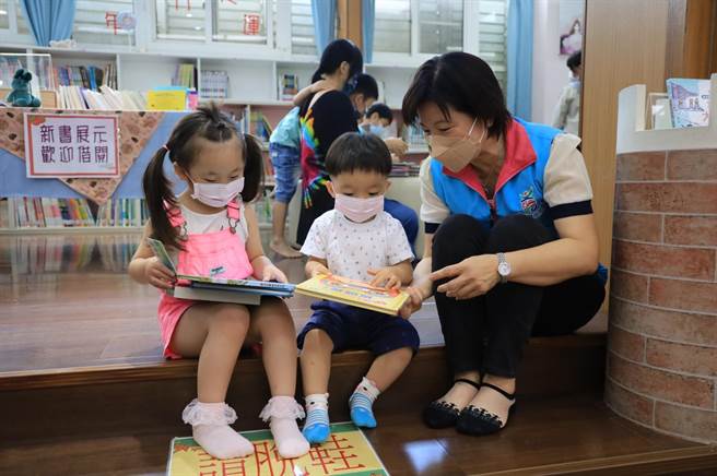 花蓮吉安鄉立圖書館響應世界母語日，本月11日將舉辦「國際母語日－我歡喜說母語」活動，透過閩南語及英文繪本，帶領學童探索母語文化。（吉安鄉公所提供／羅亦晽花蓮傳真）