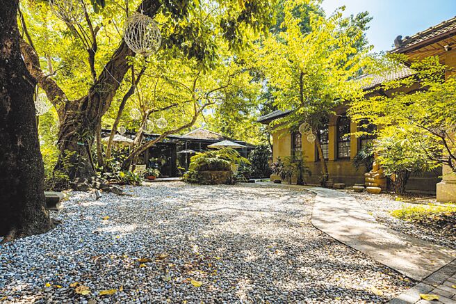 由日本海军招待所修復改建的「大院子餐厅」，人文气息浓。（业者提供）