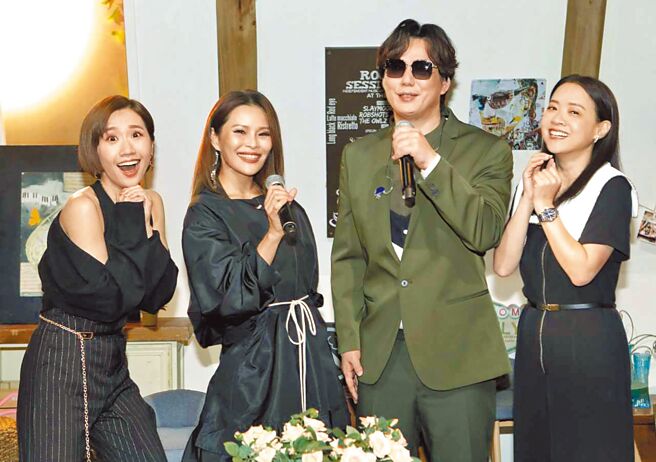 Lulu（左起）、周蕙、萧煌奇以及曾宝仪畅谈演唱会幕后故事。（公视提供）