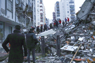影》土耳其百年強震逾500死數千傷！天然氣大爆炸如「末日」