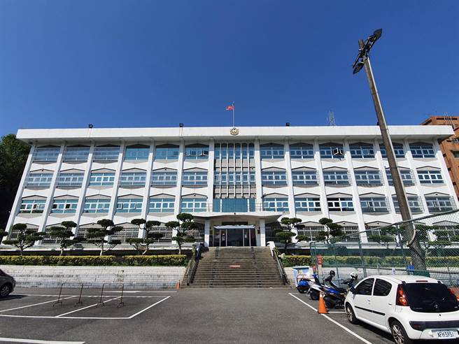 北市大安分局马姓小队长酒后辱骂新北中和分局员警，被依妨害公务罪嫌送办。（王扬杰摄）