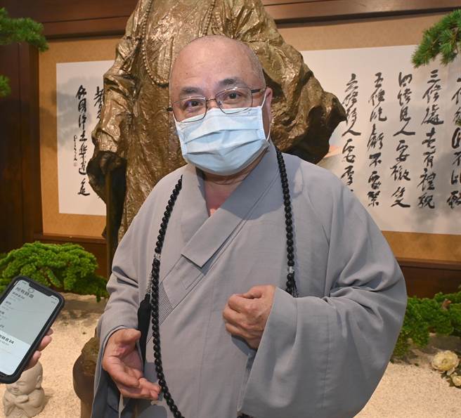 法鼓山果东南下佛光山悼念星云大师。（林瑞益摄）