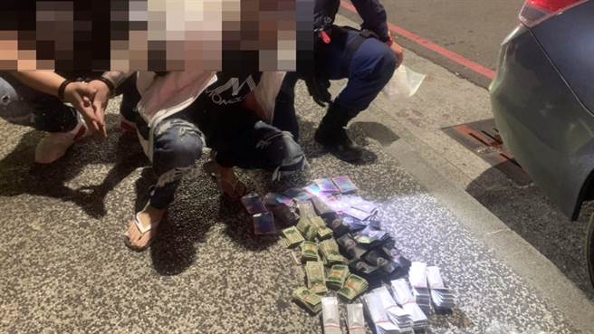 高雄黄男违停遭警盘查，车内毒品遭员警查获。（翻摄照片／崔正纲高雄传真）