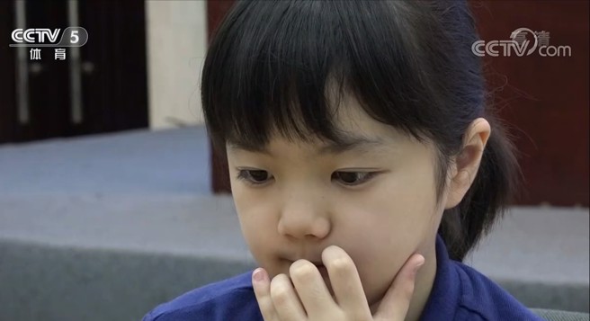13歲仲邑菫獲得女流棋聖頭銜 刷新最年少紀錄(翻攝央視體育)
