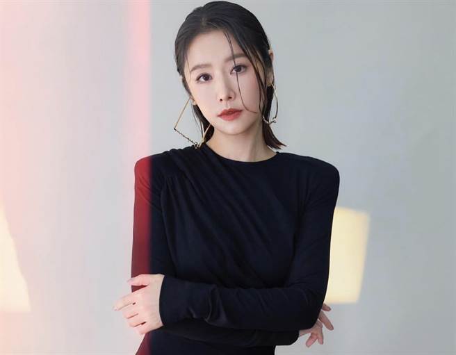 女神林心如2004年在日本皈依星云法师门下。（摘自林心如脸书）