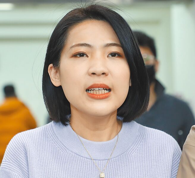 为争取国民党提名参选台北市第七选区立委，台北市议员徐巧芯再杠现任立委费鸿泰称「从来没有攻击过对手」说法，并称自己随时要攻击民进党。（本报资料照片）