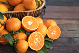 橘子竟會誘發頭痛 醫揭4類NG食物：越吃越痛