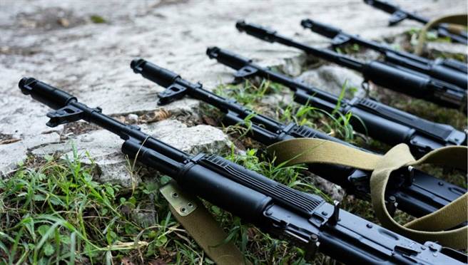 華爾街日報報導，中國大陸向俄羅斯出口幫助其攻打烏克蘭的軍需品。（示意圖／達志影像）