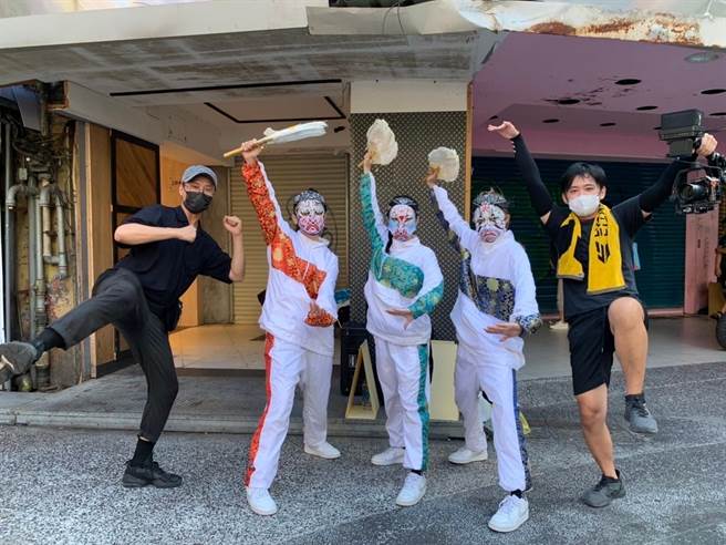 「家将少女」团队在台北西门町的首次进行快闪活动。（教育部提供／林志成台北传真）