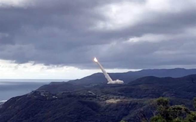 九鹏基地试射飞弹，民眾意外目睹珍贵画面。(民眾提供)