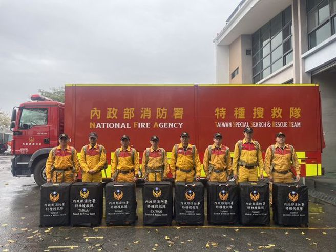 土耳其世紀強震！第2批台灣國家隊整裝完畢，90人出發救援。(消防署提供)