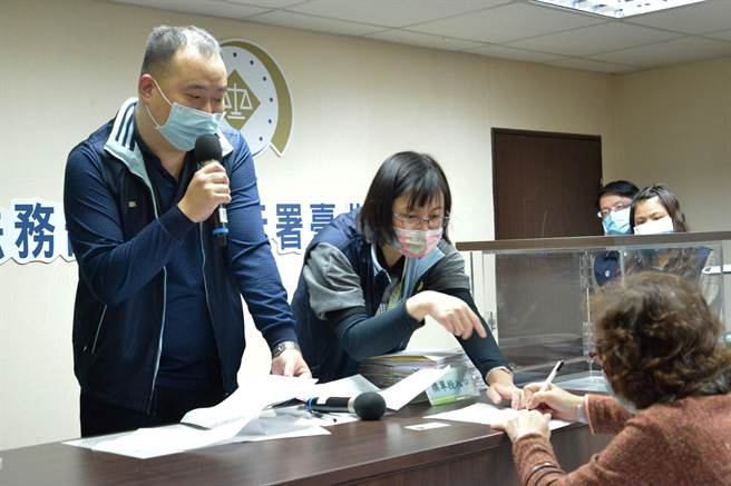 兔年首場聯合拍賣，執行署台北分署共賣出919萬。(台北分署提供)