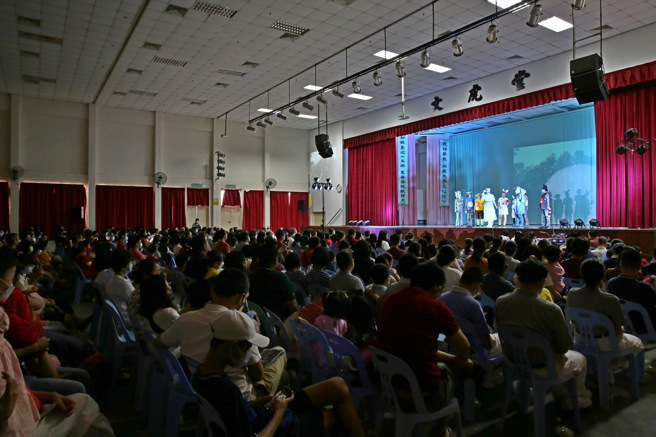 儿童剧《精灵救生灵》马来西亚巡迴演出，获得近2,000人热烈迴响。(照片/慈济科大提供)