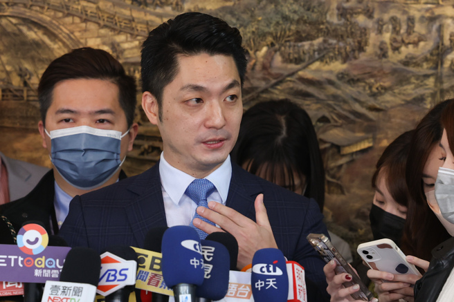 台北市長蔣萬安（見圖）8日前往南門國中，與全市157所公私立國民小學校長面對面溝通，會後受訪針對近日土耳其強震，表示將加速體檢台北市危老都更。（陳俊吉攝）