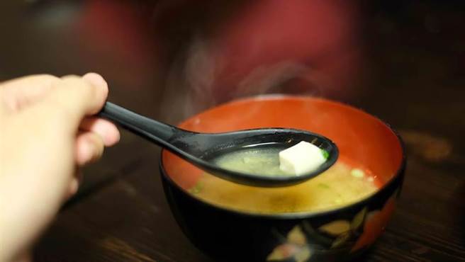 世界卫生组织（WHO）已将超过摄氏65度的热饮定为食道癌的可能致癌因子。( 示意图／ 达志影像)