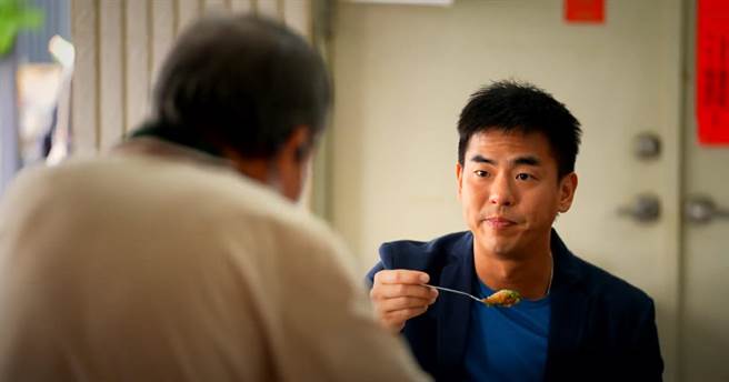 柯有伦深入台南旅行。（三立提供）