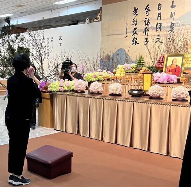 星云大师在元宵节圆寂，彰化县长王惠美8日下午南下高雄前往佛光山吊唁。（彰化县政府提供／吴敏菁彰化传真）