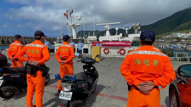 海巡署東部分署執行「蘭嶼地區及周邊海域海洋資源維護專案」，昨日辦理聯合勤前教育。（海巡提供）