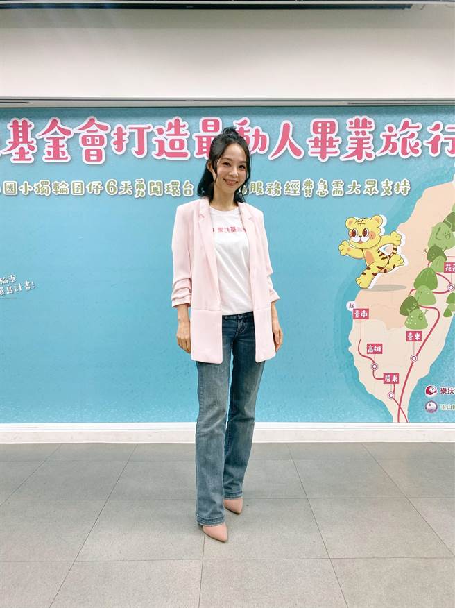 孙淑媚8日出席公益记者会，分享新专辑筹备近况。（许雅淳摄）