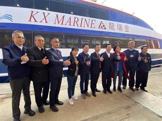 陆委会主委邱太三上月出席「金马地区民眾春节交通专案」金厦航线首航仪式。(陆委会提供)